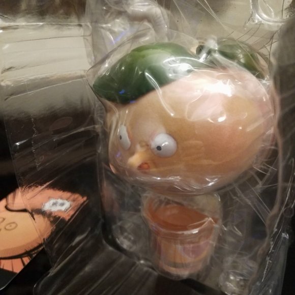 Flocked Anthropomorphic Peach Drink POP MART - Picture 5 of 7